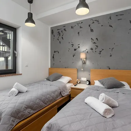 Czarna Perla- Przy Solisku Szczyrk